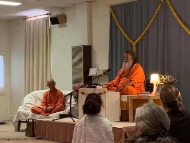 Melbourne Ashram Vishwaguruji satsang